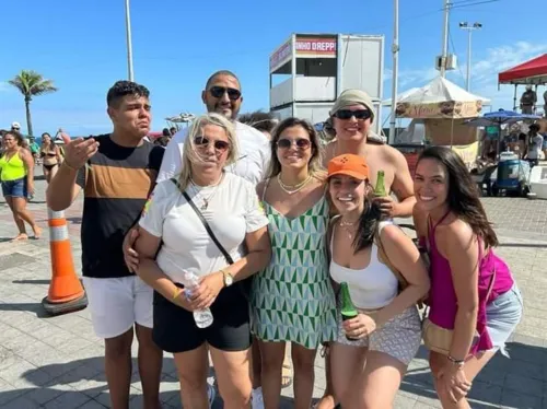 
				
					Márcio Victor agita Farol da Barra em ação do Festival de Verão
				
				