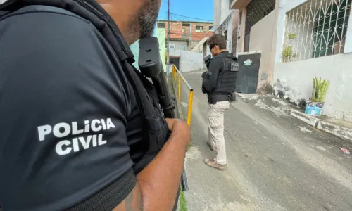 
				
					Marido e amante são presos por morte da catequista em Salvador
				
				