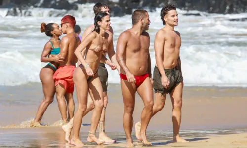 
				
					Marquezine, Picon, Pocah e outros artistas curtem praia em Noronha
				
				