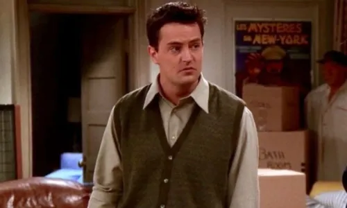 
				
					Matthew Perry, o Chandler de ‘Friends’, morreu por efeitos de ketamina
				
				