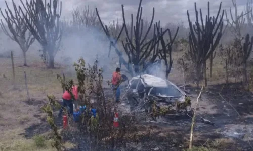 
				
					Médica morre carbonizada após carro pegar fogo em batida na BA
				
				