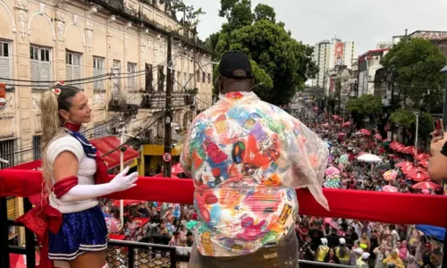 
				
					Mesmo com chuva, Carla Perez anima 'Pipoca Doce' no circuito Osmar
				
				