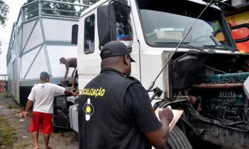 
				
					Micareta de Feira: trios são vistoriados pela Polícia Técnica
				
				