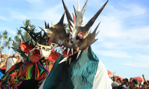 
				
					Milhares de foliões lotaram ruas de Salvador no Fuzuê
				
				