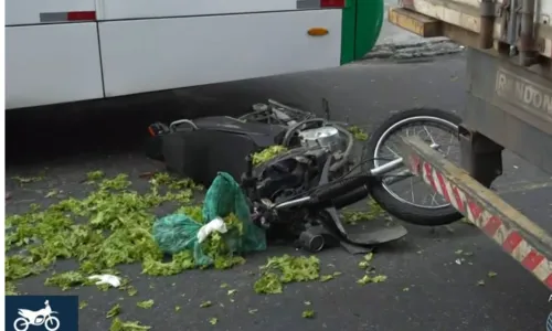 
				
					Motociclista morre em grave batida com caminhão na Mata Escura
				
				