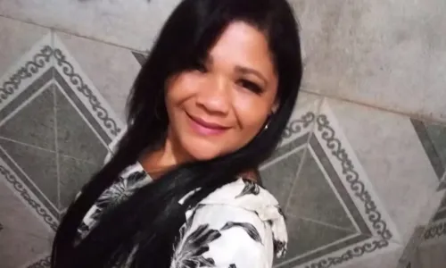 
				
					Mulher é morta a facadas em bar após briga com companheiro em Jacobina
				
				