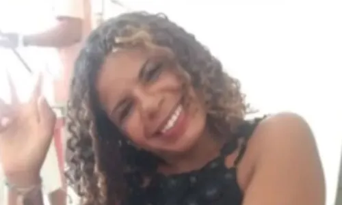 
				
					Mulher morre esfaqueada após tentar defender amiga do marido em briga
				
				