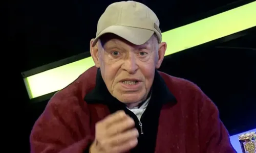 
				
					Narrador Silvio Luiz morre aos 89 anos
				
				