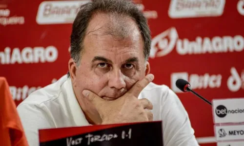 
					Presidente do Vitória sobe o tom contra o Grêmio: ‘Time caloteiro'
				
				