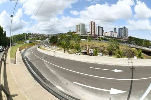 
				
					Nova ligação viária entre a Av. Bonocô e o Acesso Norte é inaugurada
				
				