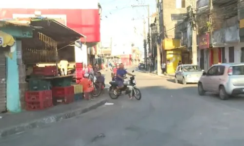 
				
					Novos tiroteios levam a suspensão dos ônibus em Fazenda Coutos
				
				