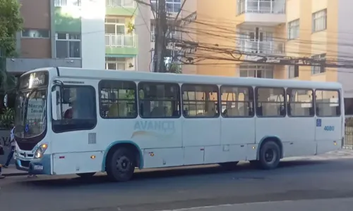 
				
					Onze linhas de ônibus metropolitanos estão suspensas nesta sexta
				
				