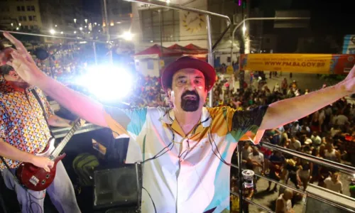 
				
					Paulinho Boca de Cantor celebra 60 anos de música e carnaval
				
				