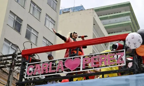 
				
					'Pipoca Doce': veja fotos do desfile comandado por Carla Perez
				
				