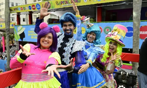 
				
					'Pipoca Doce': veja fotos do desfile comandado por Carla Perez
				
				