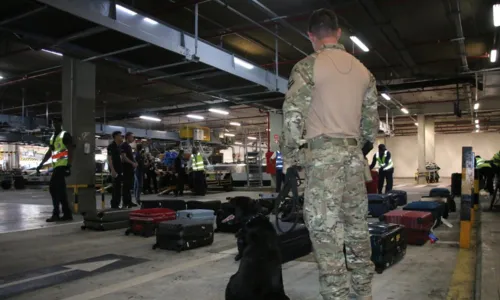 
				
					Polícia Civil realiza Operação Voo Legal no Aeroporto de Salvador
				
				