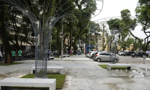 
				
					Praça do Campo Grande é reaberta com realocação dos pontos de ônibus
				
				