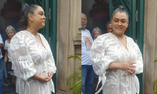 
				
					Preta Gil celebra missa com familiares e amigos em Salvador; FOTOS
				
				