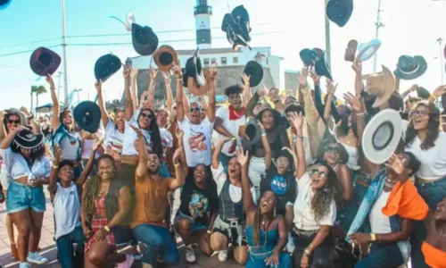 
				
					Produtora de Beyoncé posta vídeo de flashmob gravado no Farol da Barra
				
				