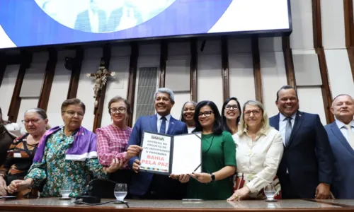 
				
					Projeto que institui o programa 'Bahia Pela Paz' é entregue à Alba
				
				