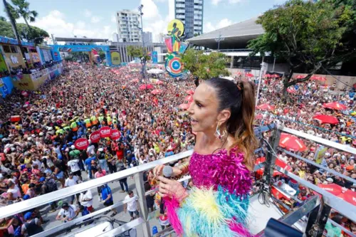 
				
					'Quem cuida de mim não dorme', desabafa Ivete Sangalo após Carnaval
				
				