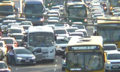 
				
					Rodoviária de Salvador e Ferry ficam lotados com fim do feriado
				
				