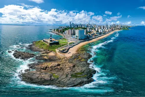 
				
					Salvador é consagrada destino turístico preferido dos portugueses
				
				