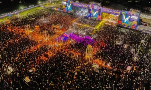 
				
					Forró e sertanejo marcam programação do 1º dia do São João no Parque
				
				