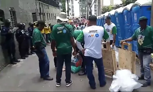 
				
					Semop apreende 10 kg de carne atrás de banheiro no circuito Dodô
				
				