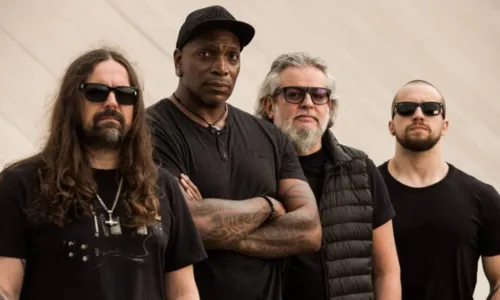 
				
					Sepultura anuncia fim da banda e última turnê; veja detalhes
				
				