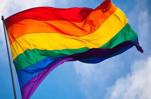 
				
					Suprema Corte da Rússia classifica 'movimento LGBT+' como extremista
				
				