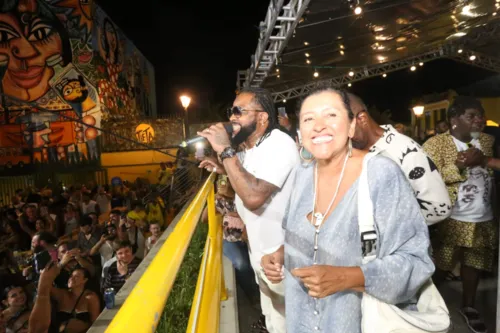 
				
					Surpresa de Xande, Regina Casé e mais: veja fotos do Cortejo Afro
				
				