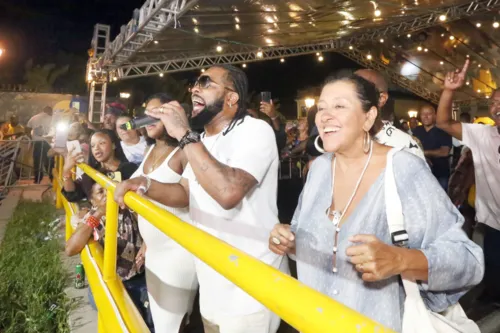 
				
					Surpresa de Xande, Regina Casé e mais: veja fotos do Cortejo Afro
				
				