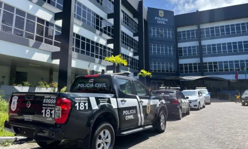 
				
					Torcedores do Bahia são detidos após agredir motociclista em Salvador
				
				