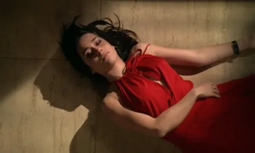 
					Taís morre em 'Paraíso Tropical'? Saiba desfecho da vilã na trama
				
				