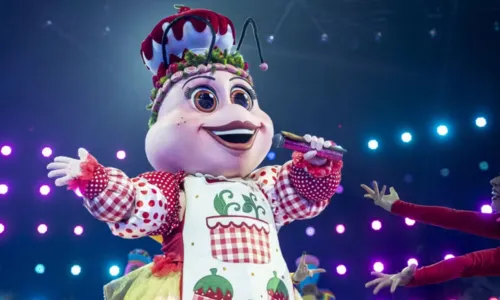 
				
					Tati Machado é desmascarada no 'The Masked Singer'
				
				