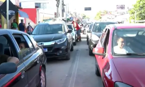 
				
					Tempo de espera no ferry passa de 4 horas no terminal Bom Despacho
				
				