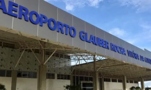 
				
					Tempo ruim impede pouso de avião no aeroporto de Vitória da Conquista
				
				