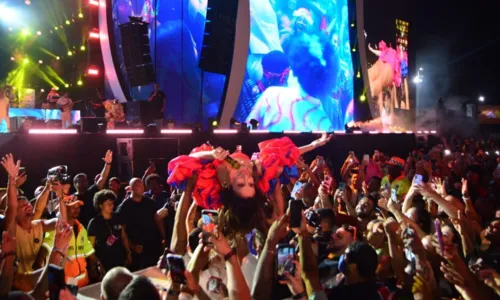 
				
					Terceiro dia de Festival Virada tem Vittar e emoção de Leonardo
				
				