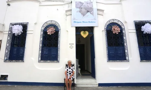 
				
					Terno de Reis 'Filhos do Sol' reúne família Veloso em Santo Amaro
				
				