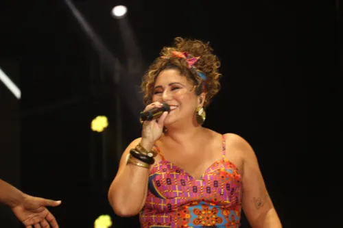 
				
					Thiaguinho e Maria Rita presenteiam público baiano com show inédito
				
				