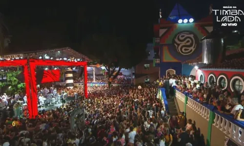 
				
					Timbalada lota 'Guetho Square' em último ensaio antes do Carnaval
				
				