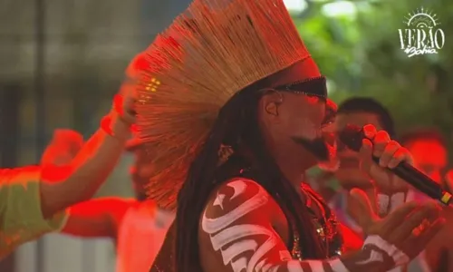 
				
					Timbalada lota 'Guetho Square' em último ensaio antes do Carnaval
				
				