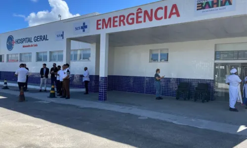 
				
					Tio e sobrinho são baleados em Lauro de Freitas na noite de Natal
				
				