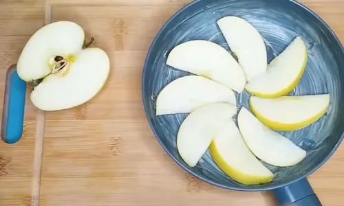 
				
					Torta de maçã em 5 minutos: apenas 2 ingredientes e pronto!
				
				