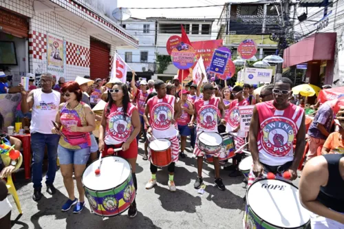 
				
					Tradicional Mudança do Garcia se prepara para desfile; veja fotos
				
				