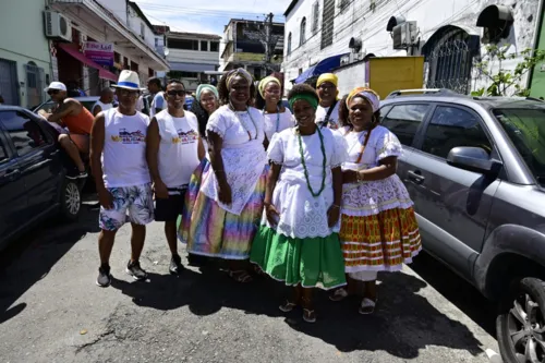 
				
					Tradicional Mudança do Garcia se prepara para desfile; veja fotos
				
				