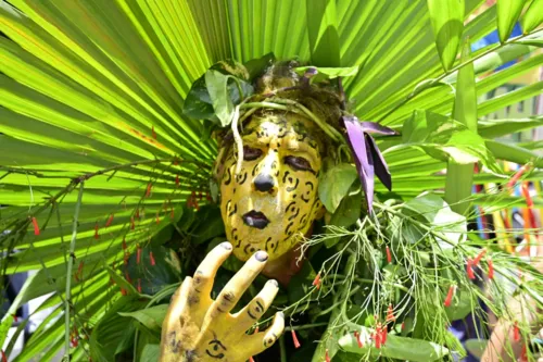 
				
					Tradicional Mudança do Garcia se prepara para desfile; veja fotos
				
				