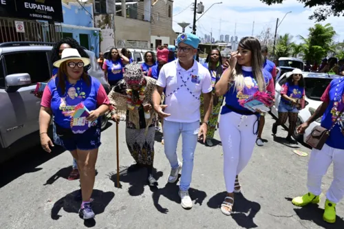 
				
					Tradicional Mudança do Garcia se prepara para desfile; veja fotos
				
				