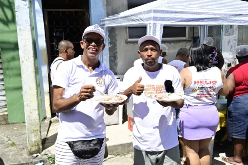 
				
					Tradicional Mudança do Garcia se prepara para desfile; veja fotos
				
				